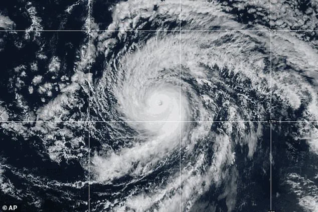 Hurricane Kiko Poses Threat to Hawaii with Life-Threatening Rip Currents and 15-Foot Waves, NHC Reports