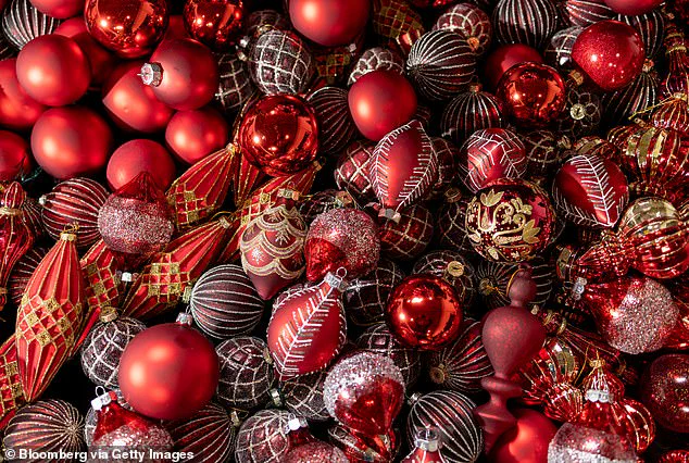 Holiday Shopping Under Pressure: Tariffs Drive Up Costs for American Consumers