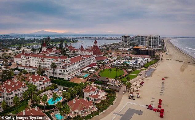 Mark Twain's Quote Triggers Hotel Ban for Sandcastle Sculptor