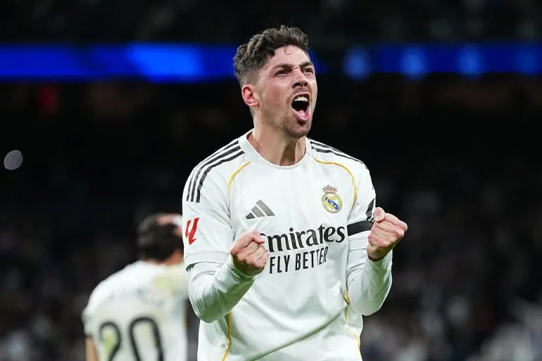 Real Madrid's 4-1 Thrashing of Elche Intensifies La Liga Title Race as Barcelona Close In