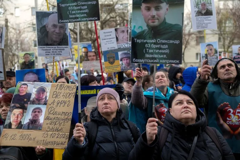 Russia and Ukraine Announce 32-Hour Ceasefire as Easter Truce Faced with Doubt