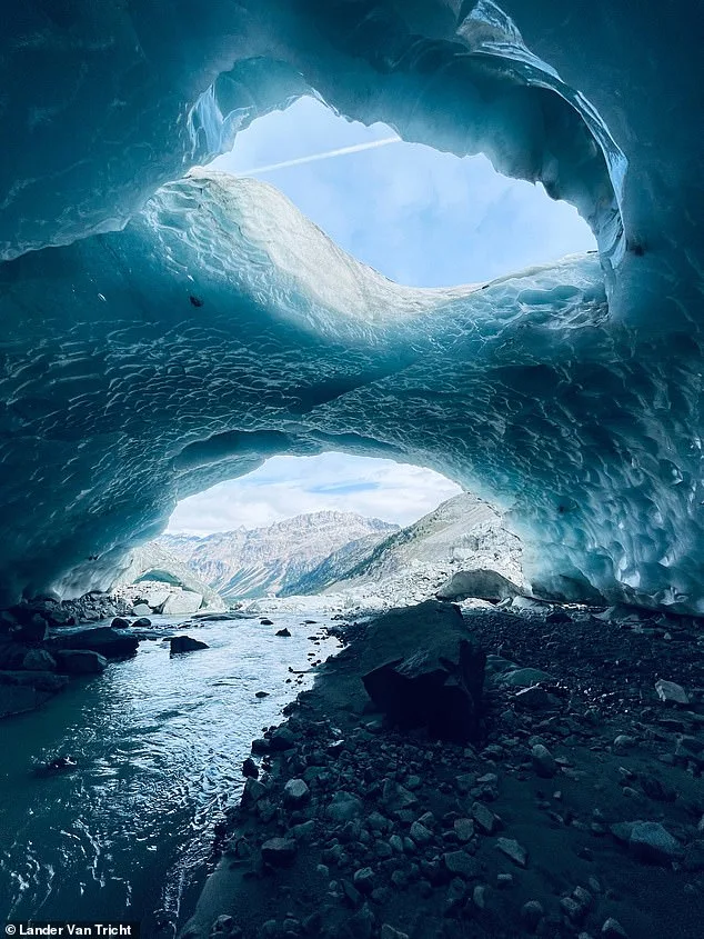Earth's Glaciers Face Unprecedented Collapse as 2025 Records 408 Gigatonnes Ice Loss, Quadruple 20th-Century Rate
