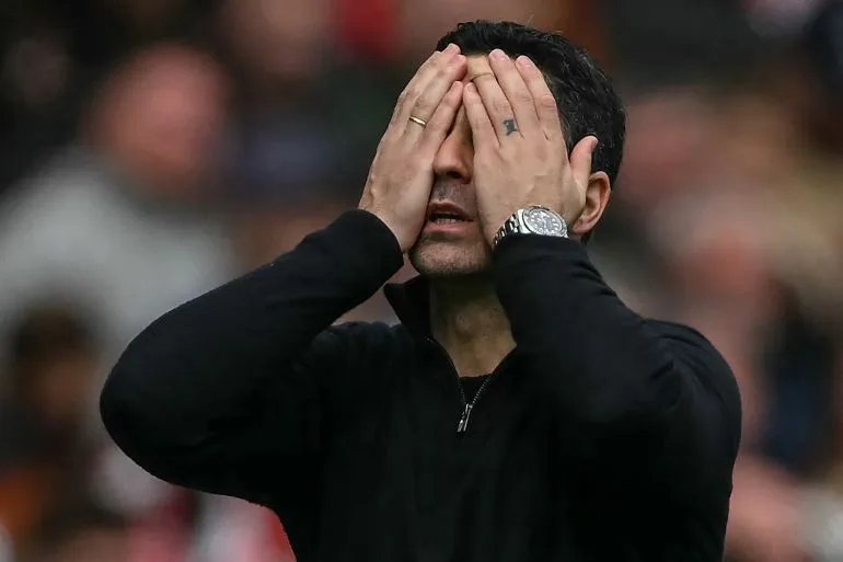 Manchester City Fan's 'Arsenal Bottle Job' Celebration Sparks Viral Meme Amid Gunners' Struggles