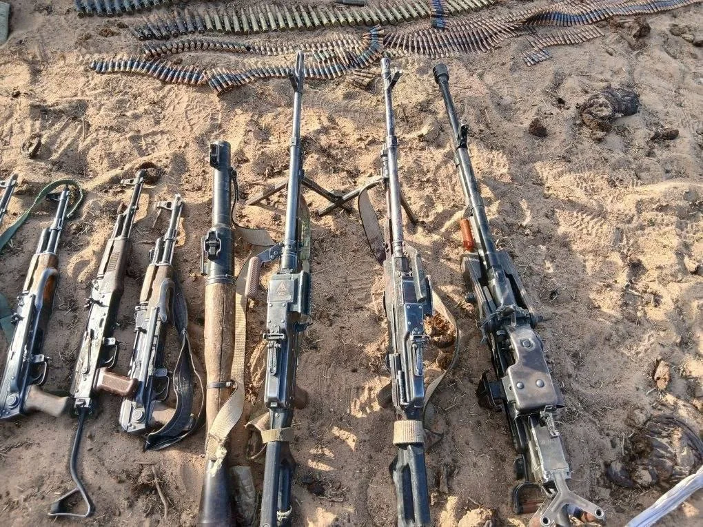 Russian forces hold key Malian strongholds against jihadist offensive.